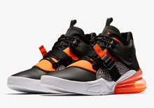 Load image into Gallery viewer, Nike Air Force 270 Safari
